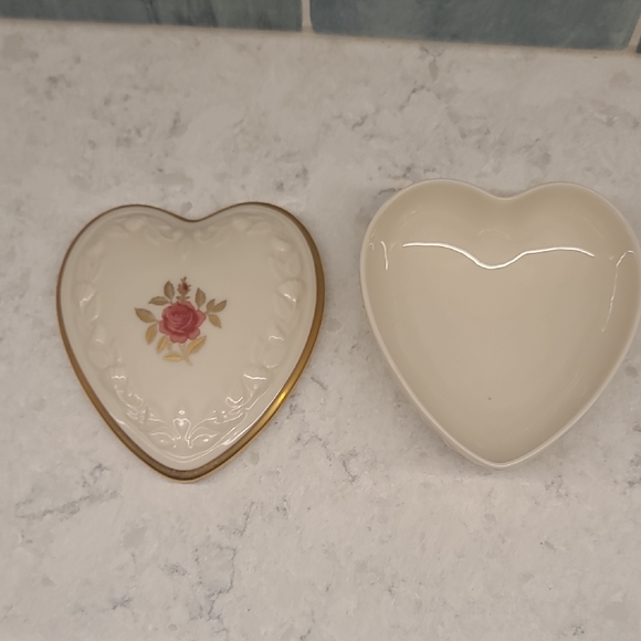 Lenox Heart Porcelain Box with Gold Trim and Floral Design - Picture 2 of 4
